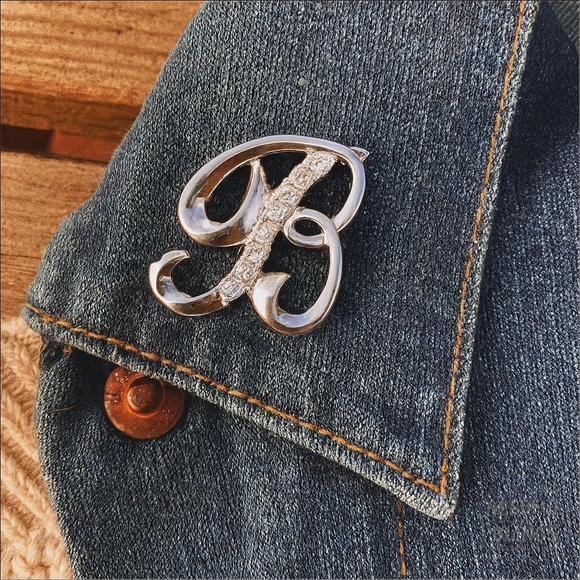 Vintage Script B Rhinestone Brooch - Picture 5 of 5